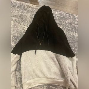 Sherpa Hoodie. L.